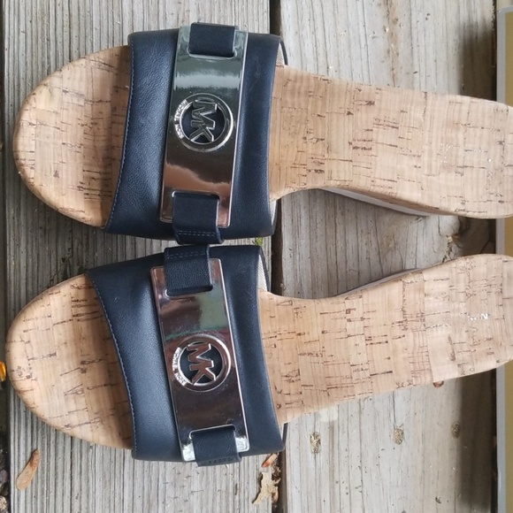 Shoes - Picture 2 of 3